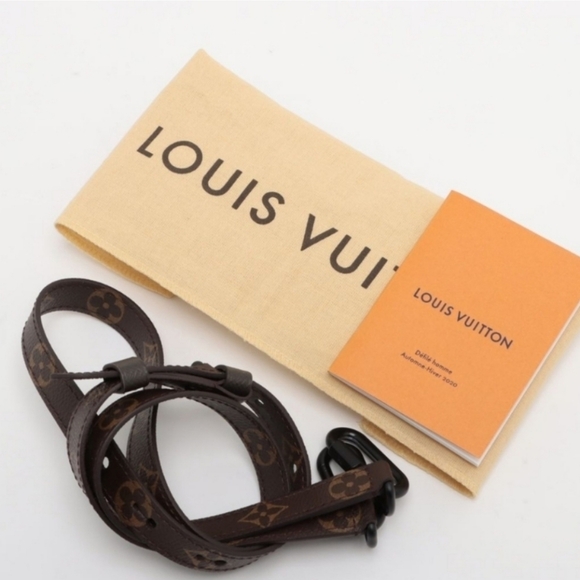 Authentic Louis Vuitton Monogram Taiga Soft Trunk wallet - Picture 3 of 11